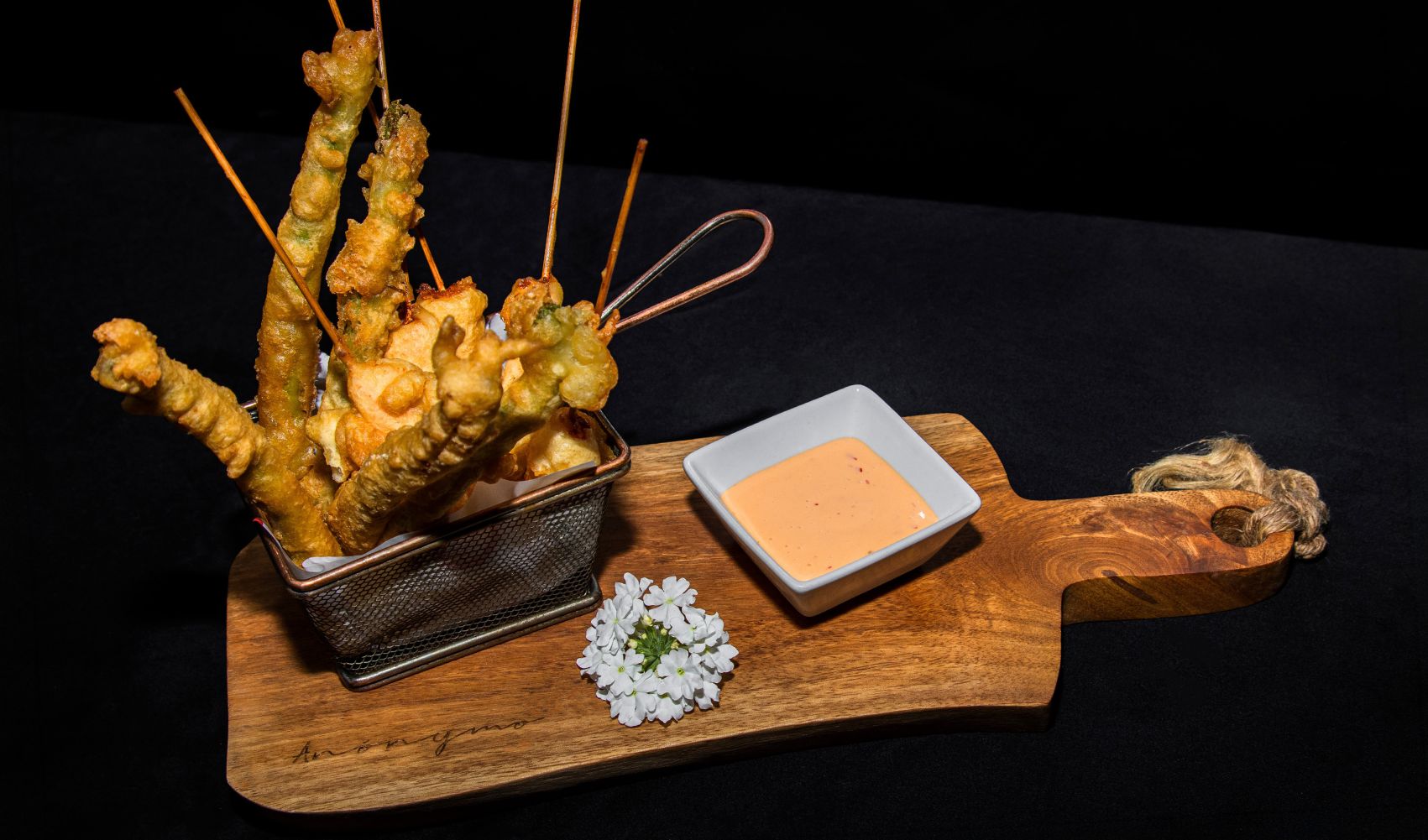 Tempura fina de Langostinos y Espárragos Trigueros